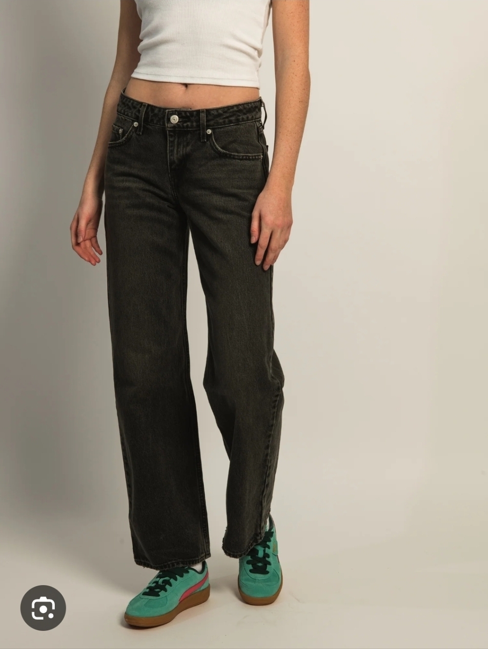 Levi's Low Loose women's jeans in a washed black Size 25